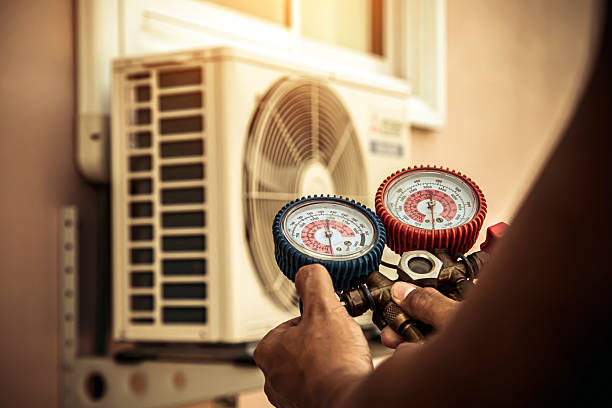 Professional Ac Installation technician working in Great Falls, VA